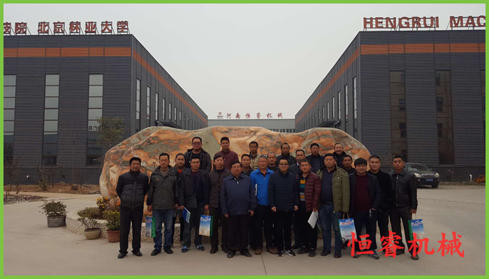 青年農(nóng)場主走進黃河糧油機械產(chǎn)業(yè)園