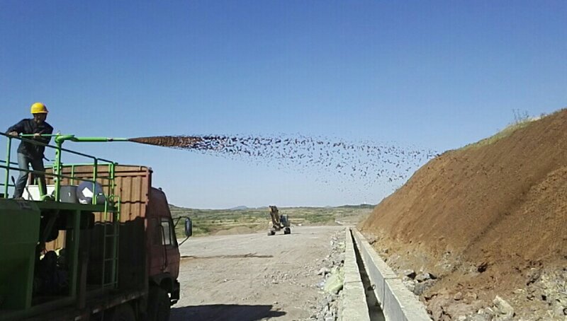 河南恒睿客土噴播機噴播秸稈類纖維效果 河南恒睿客土噴播機噴播秸稈類纖維效果