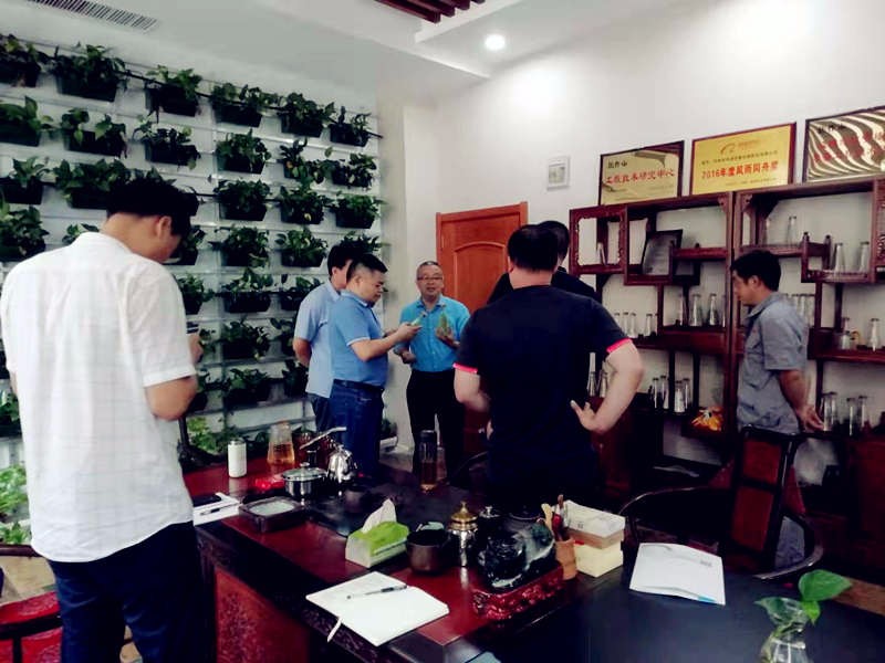 河南省地礦局第三地質勘查院來我公司洽談合作