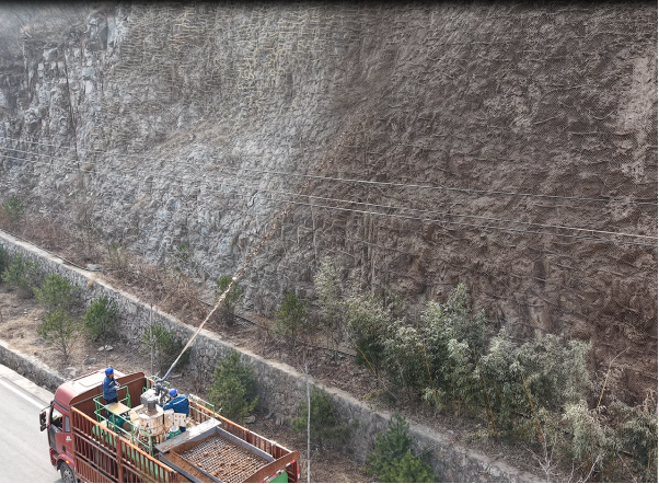 恒睿智能遙控快速噴播機現場施工圖