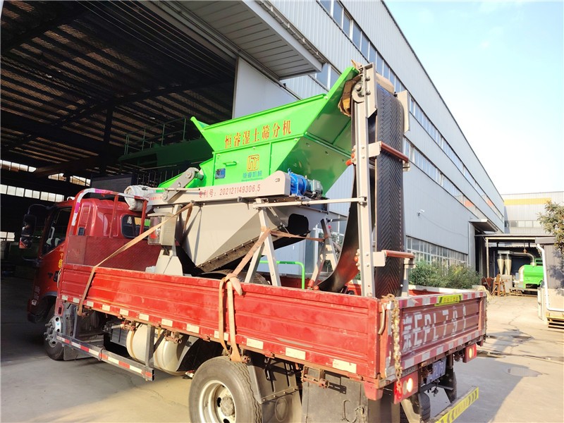 恒睿濕土篩分機攻克濕土篩分難關,雨季施工不再愁