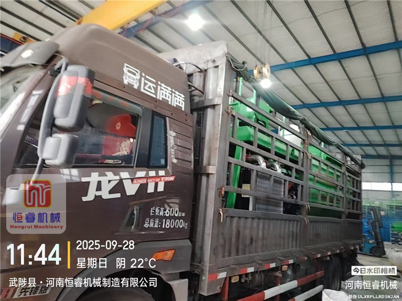 恒睿 535 型客土噴播機發(fā)往四川樂山，賦能老客戶高速公路邊坡復綠工程